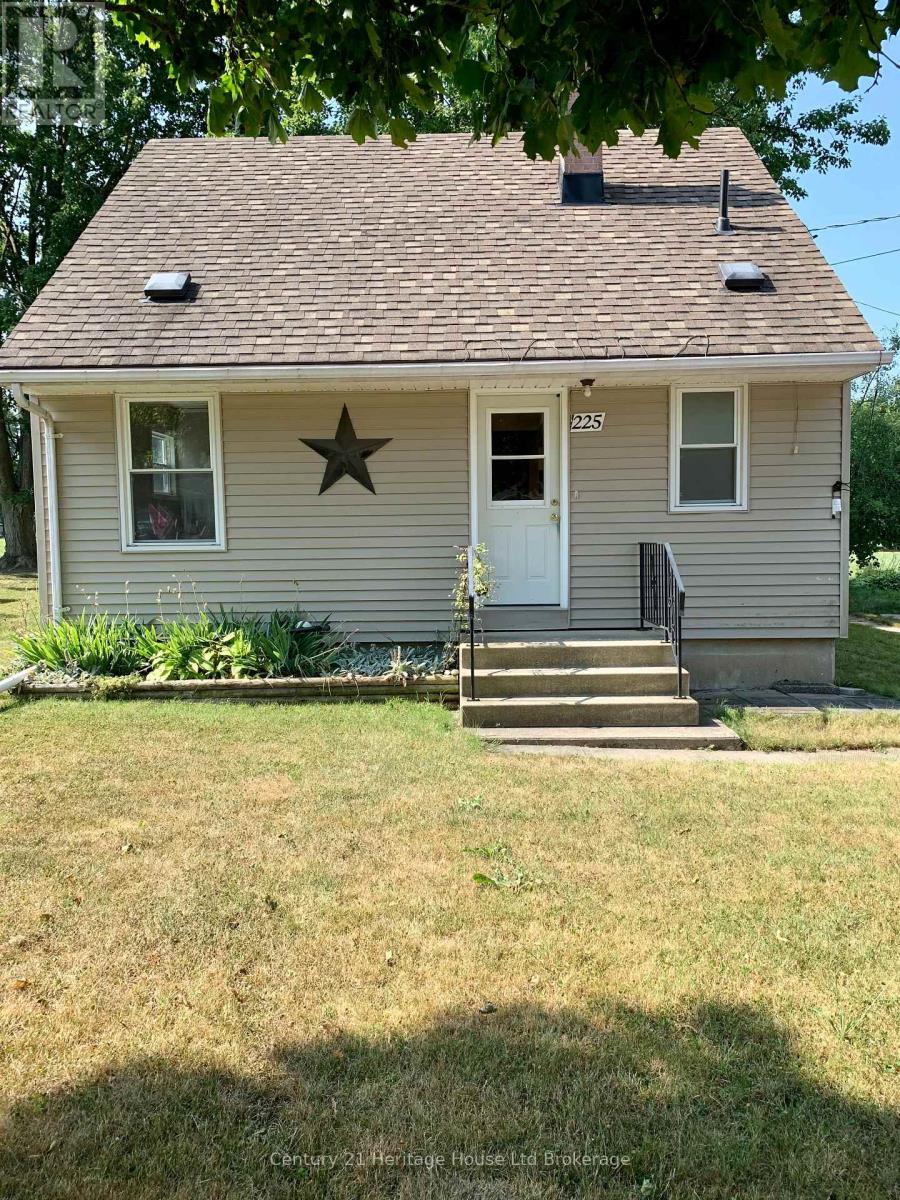 225 Algonquin Dr, South Huron Exeter, ON N0M 1Y0