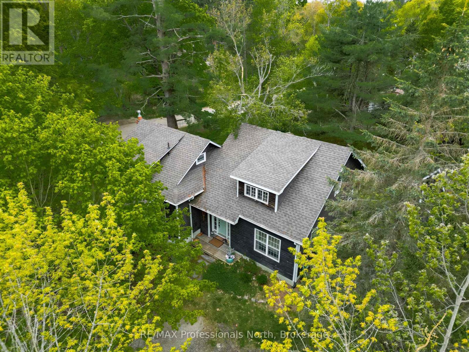 1013 Grey St, Muskoka Lakes Medora, ON P0C 1A0