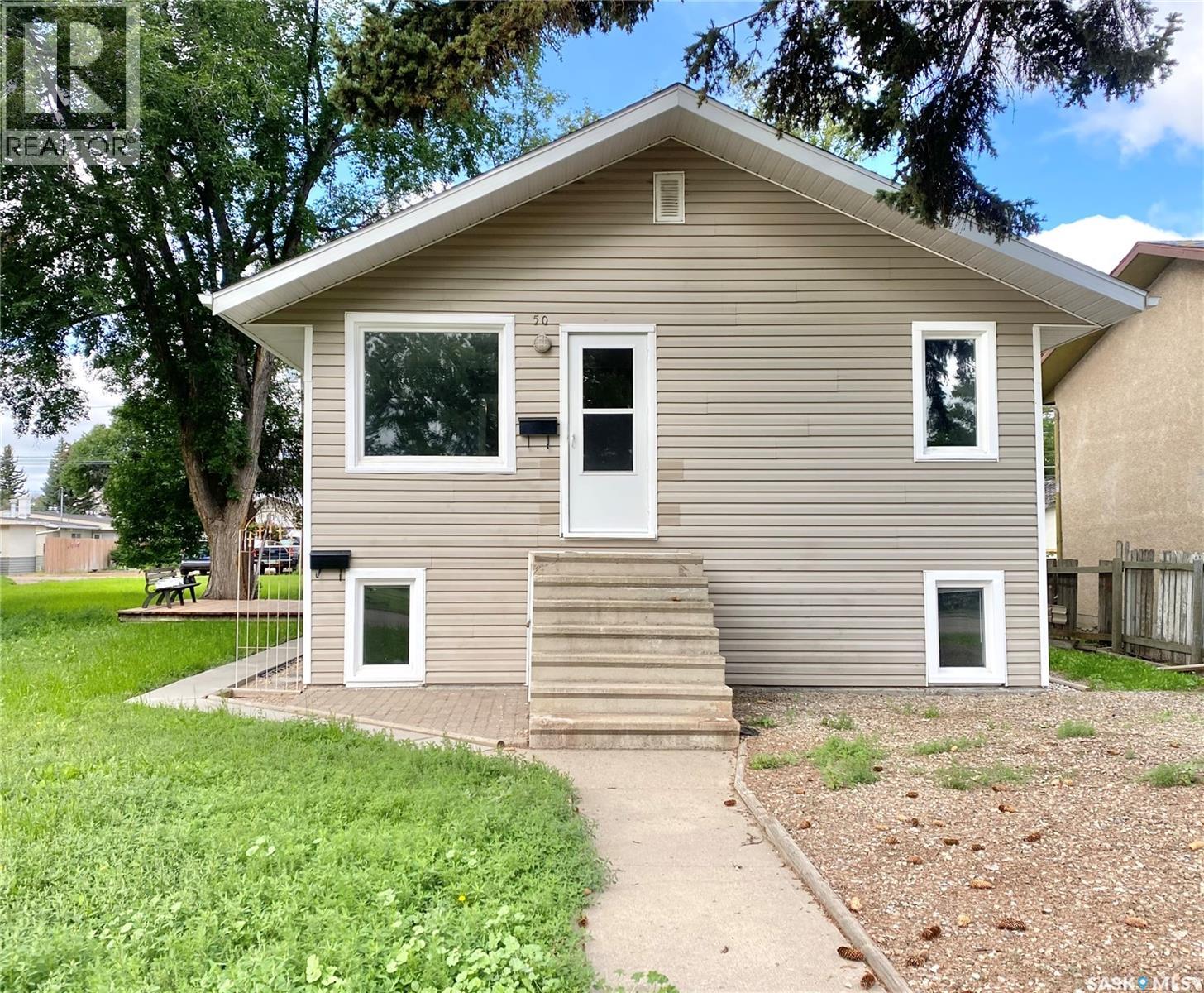 50 6 Avenue Southeast, Swift Current, SK S9H 3N6