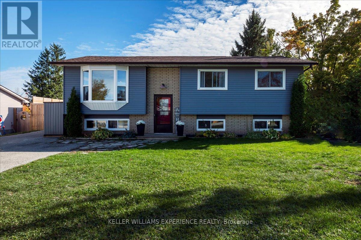 35 Champlain Cres, Oro-Medonte, ON L0K 1E0