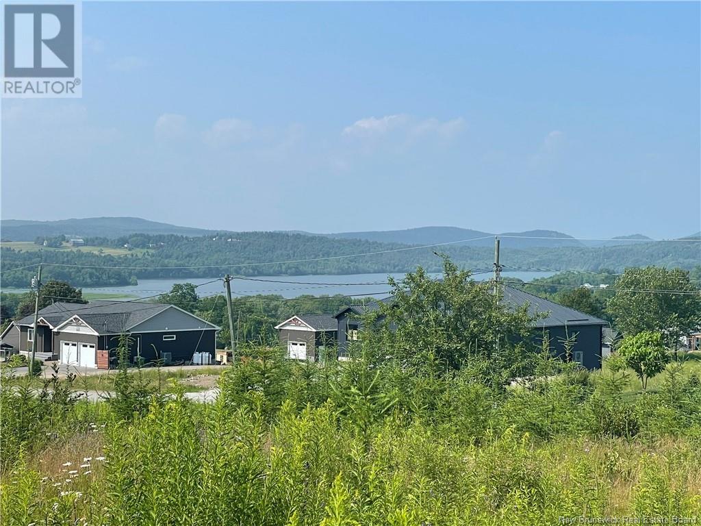 22 Rhonda St, Nauwigewauk, NB E5N 6Z4