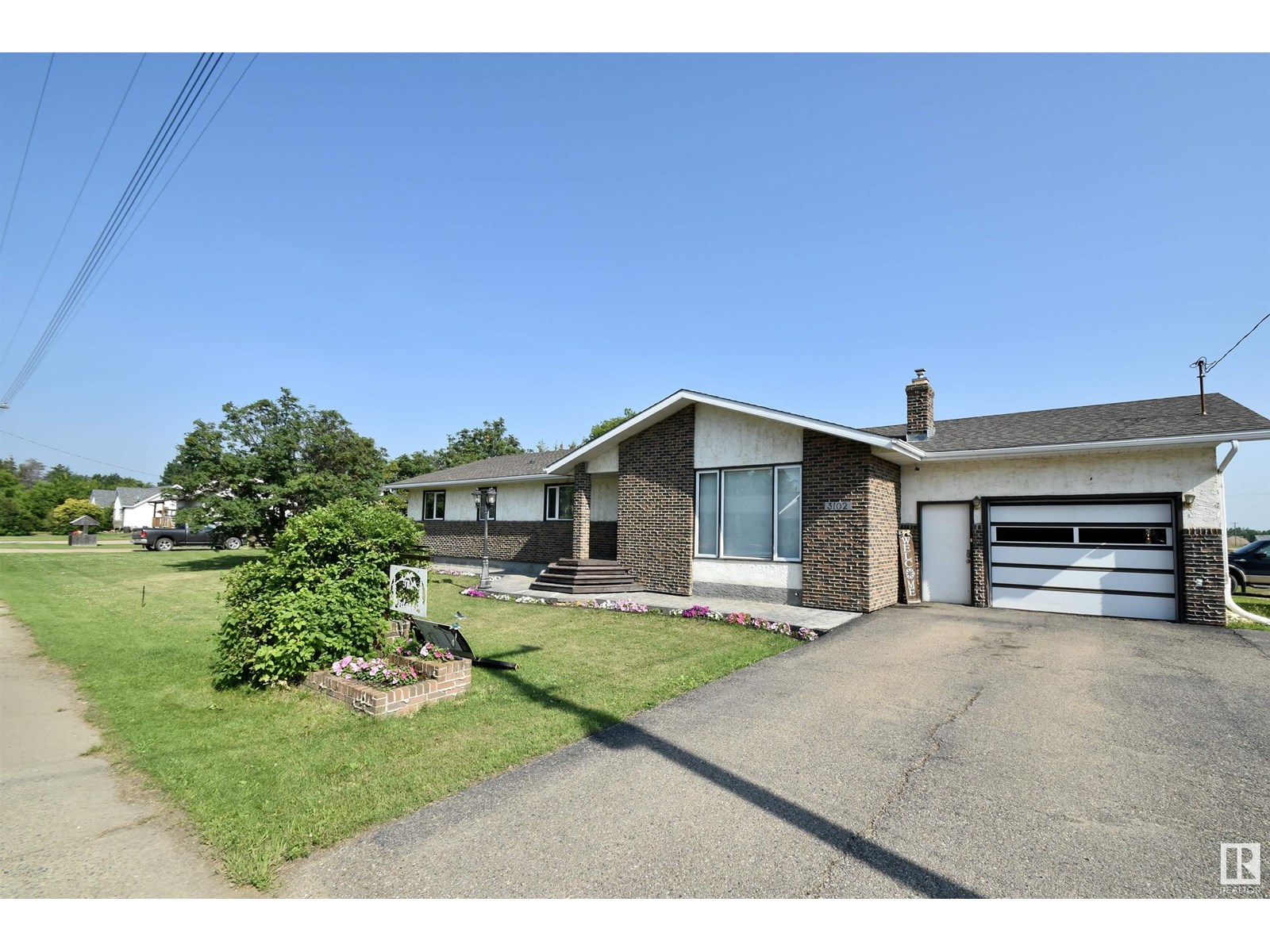 3102 Park Ave, Mallaig, AB T0A 2K0