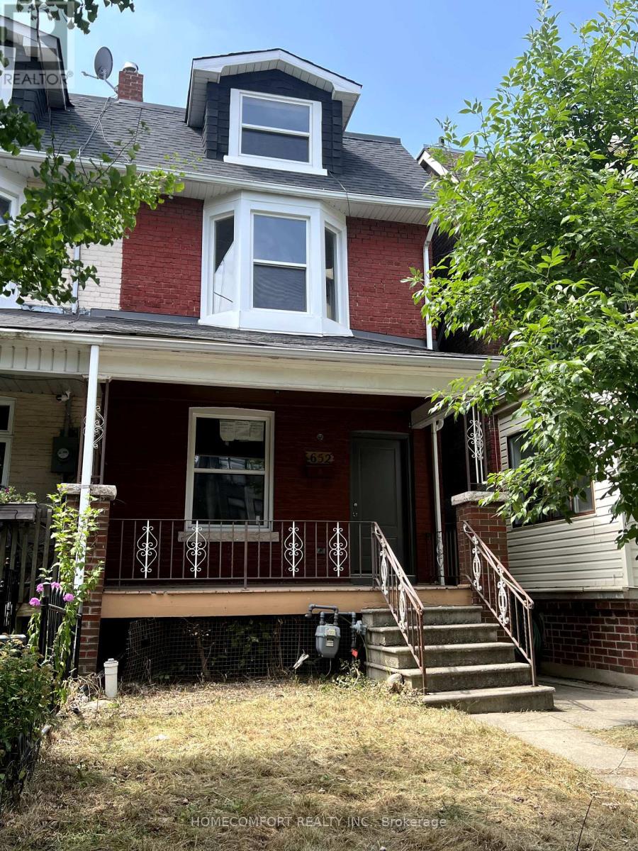 652 Crawford St, Toronto, ON M6G 3K2