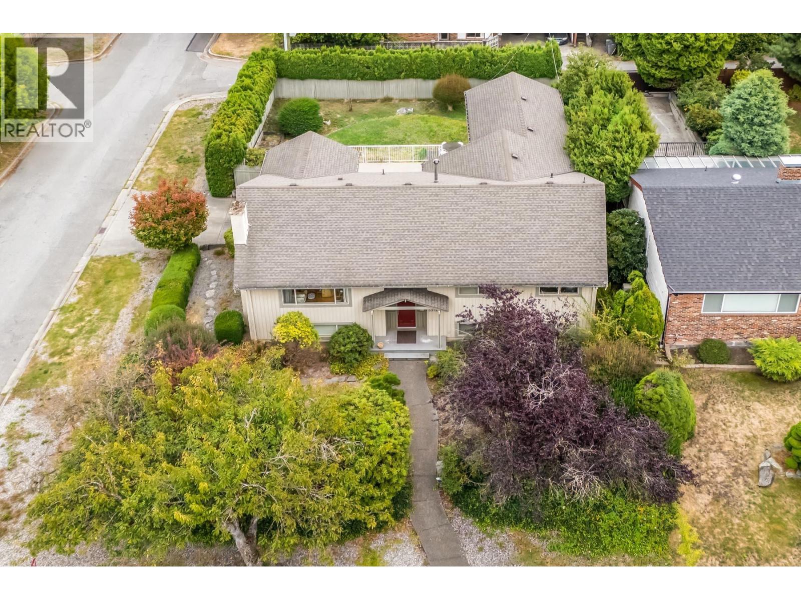 5912 Fremlin St, Vancouver, BC V5Z 3W9