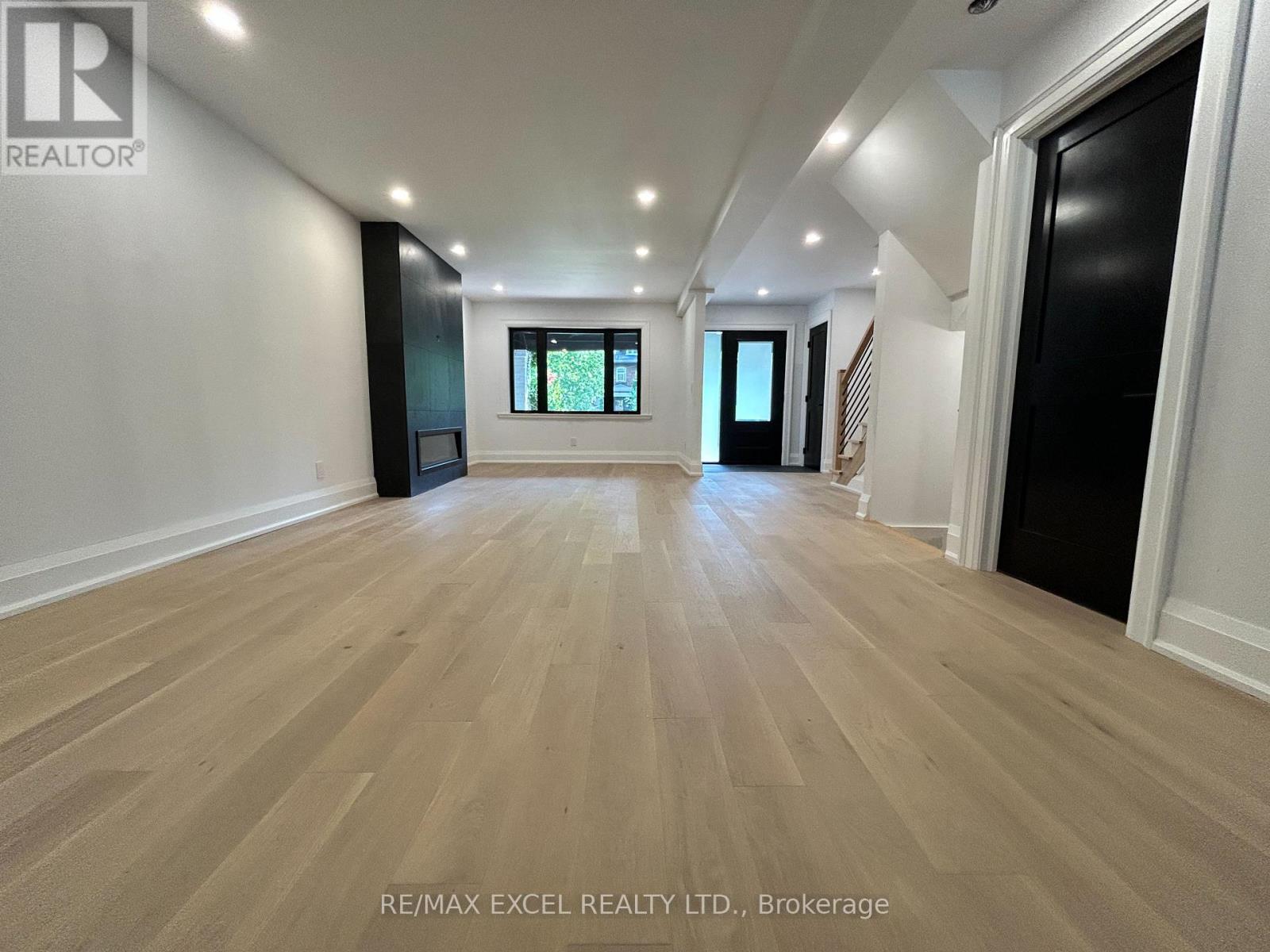 34 Raymond Ave, Toronto Lambton Baby Point, ON M6S 2B3