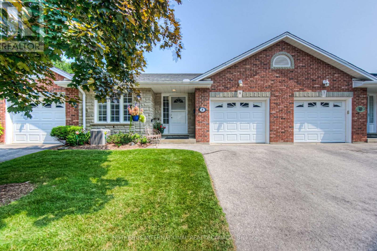 8 150 Oak St, Norfolk Simcoe, ON N3Y 5M5