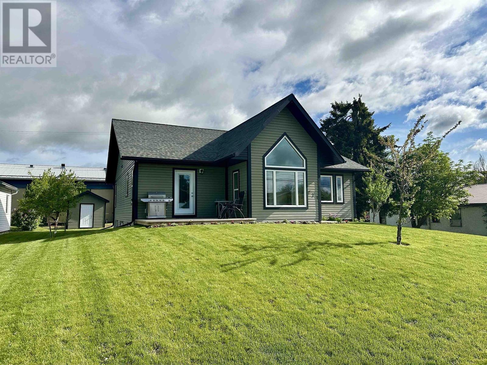 271 Omineca St, Vanderhoof, BC V0J 3A0