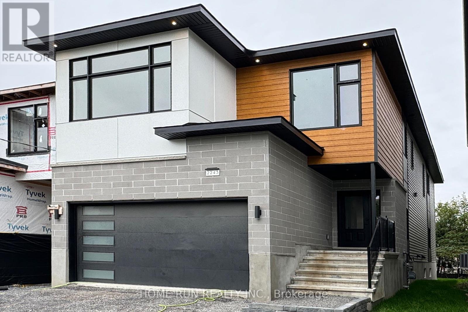 2243 Page Rd, Ottawa, ON K1C 7K5