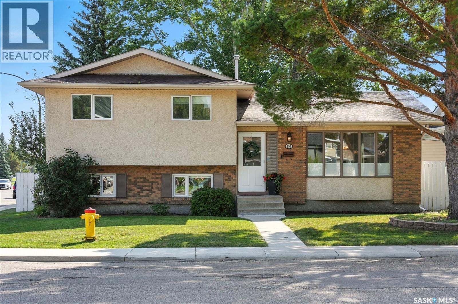 151 Roborecki Cres, Saskatoon, SK S7K 5L4