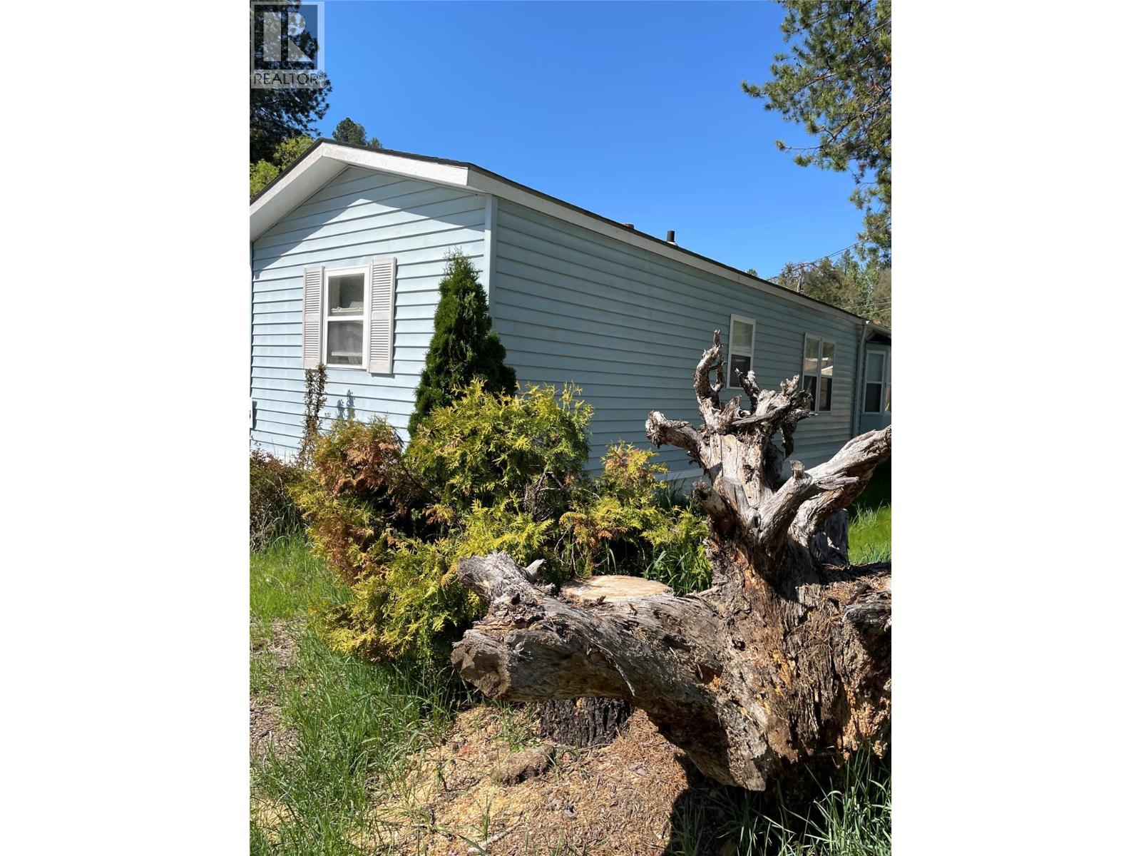 500 16th Avenue Unit 13, Genelle, BC V0G 1G0