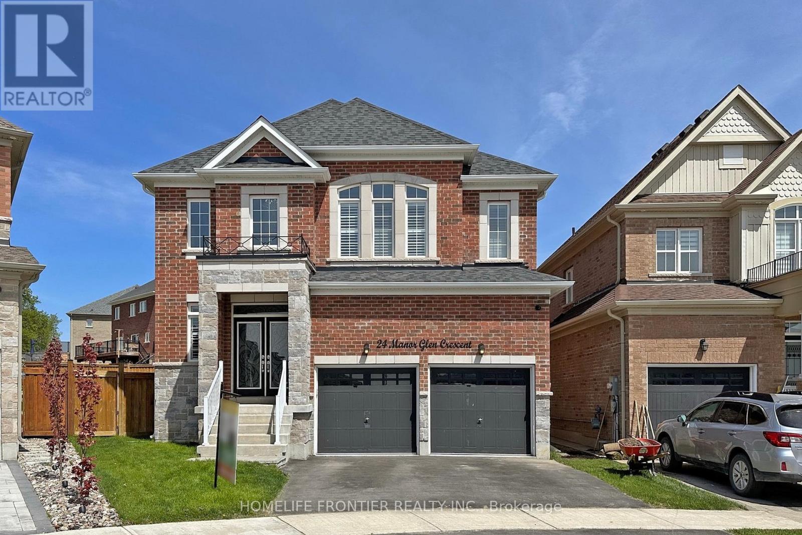 24 Manor Glen Cres, East Gwillimbury, ON L0G 1M0