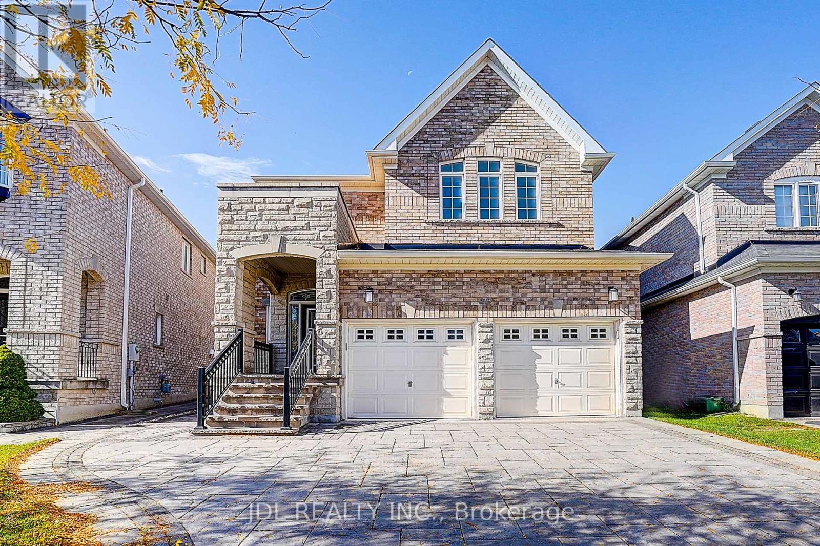 26 Santa Amato Cres, Vaughan Patterson, ON L4J 0C4