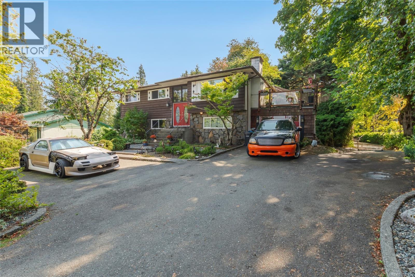 43 Roberta Rd E, Nanaimo, BC V9X 1A9