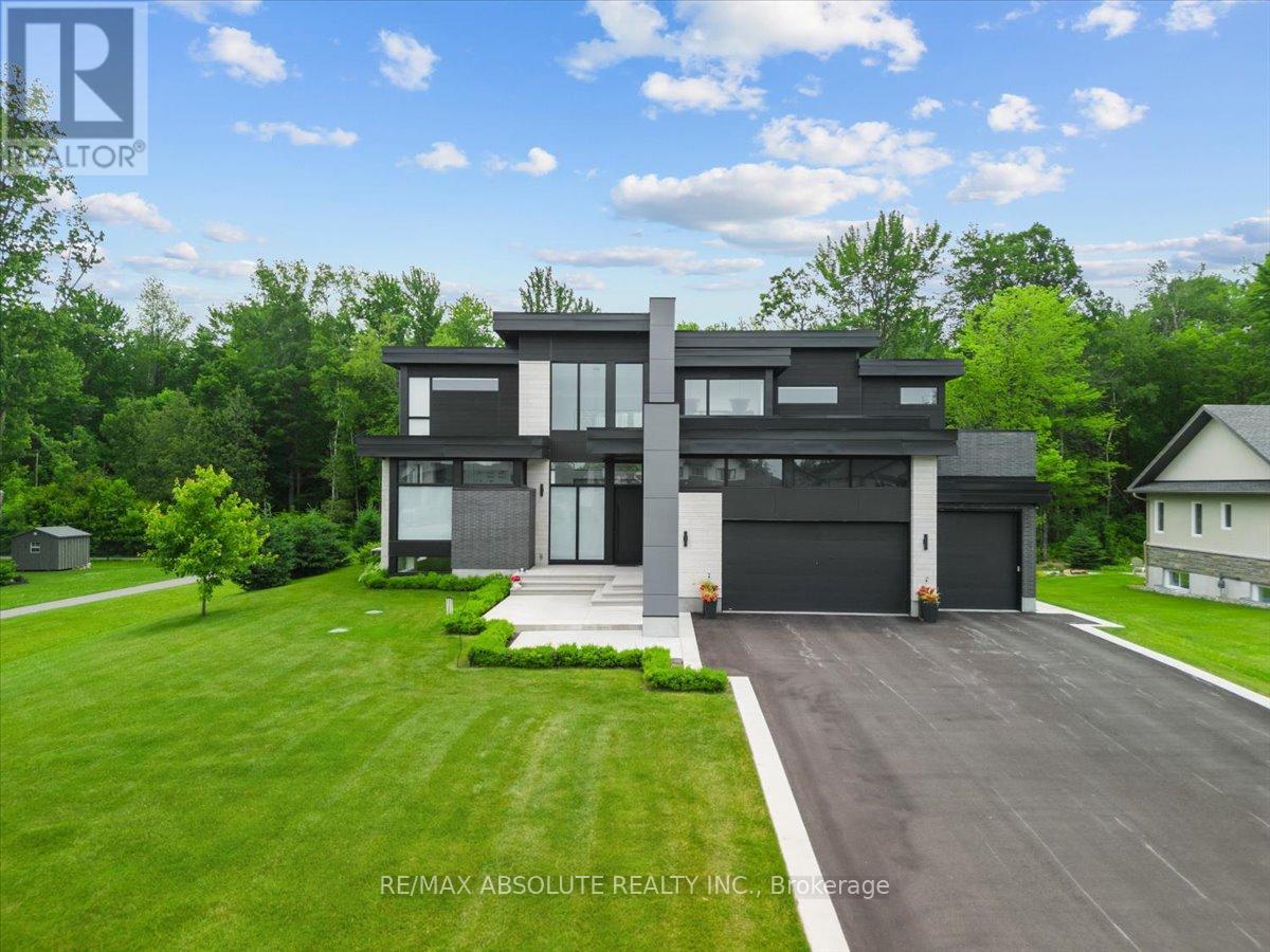 553 Shoreway Dr, Ottawa, ON K4P 0G3