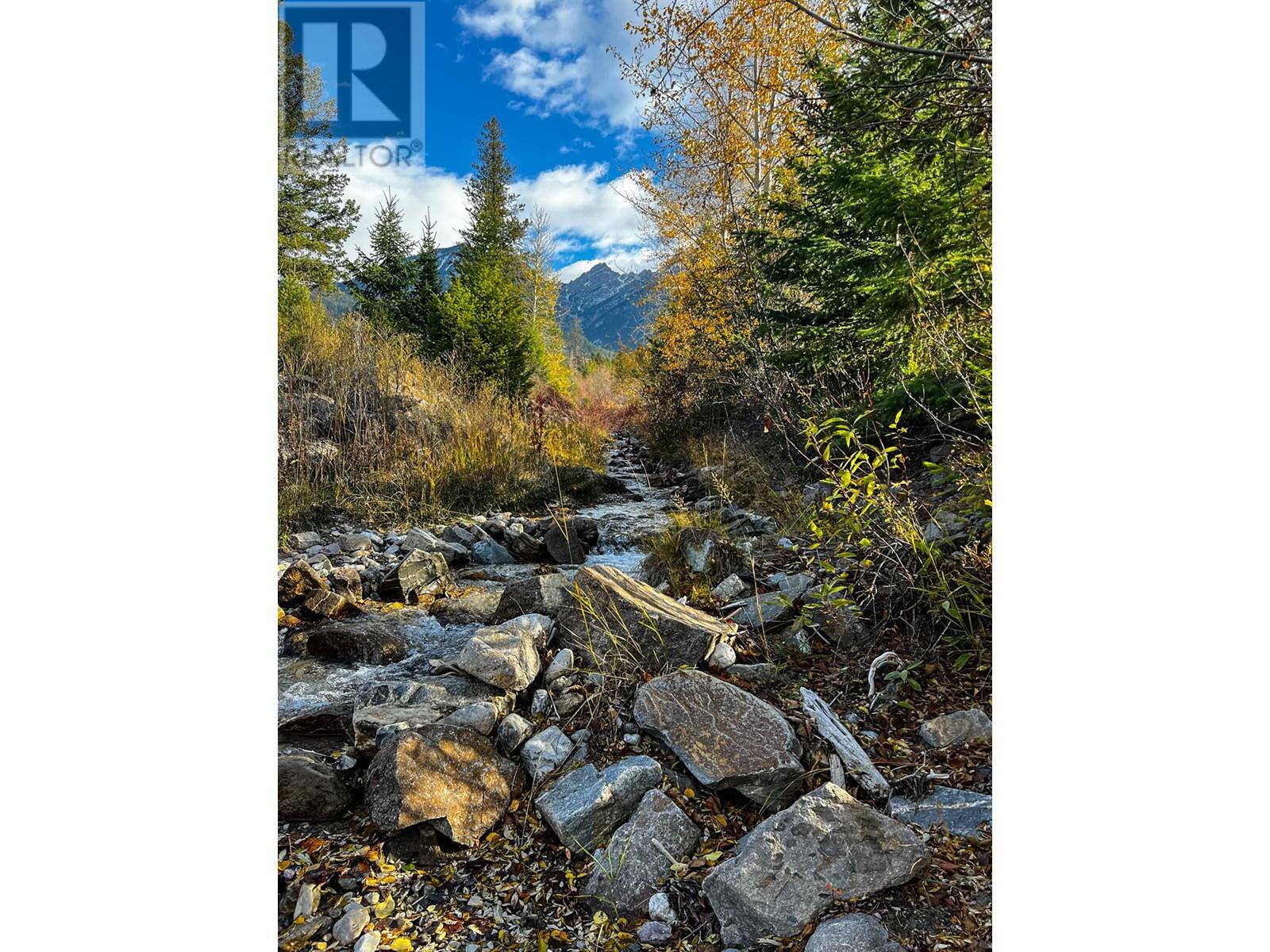 32 Riverview Rd, Fairmont Hot Springs, BC V0B 1L1