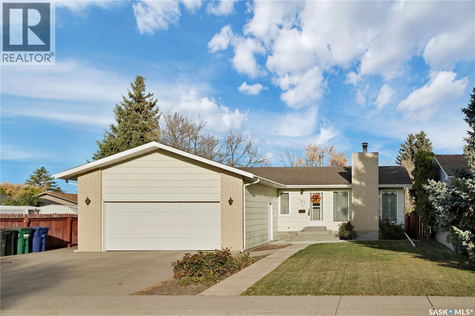 147 Arrand Cres, Saskatoon, SK S7M 5A3