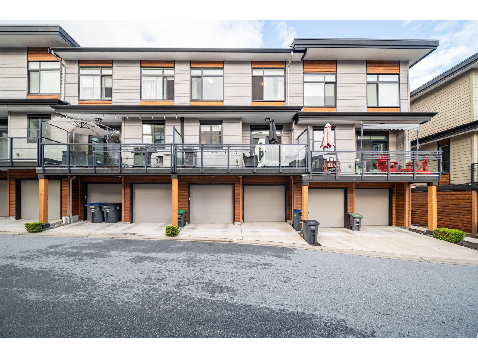 16488 64 Avenue Unit 220, Surrey, BC V3S 6X6