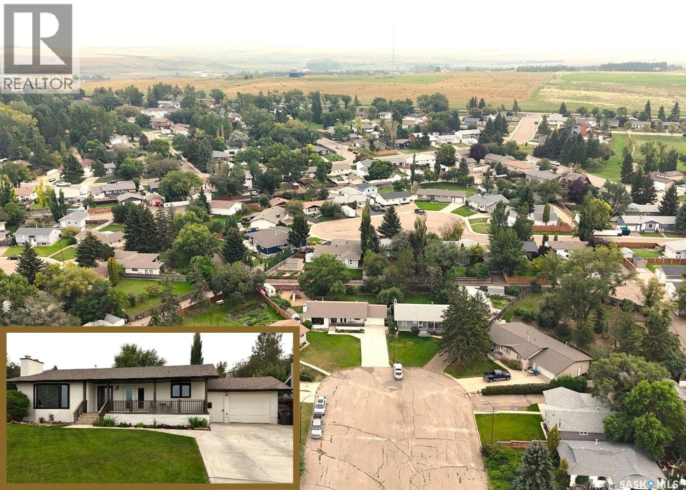 32 West Pl, Swift Current, SK S9H 4C7