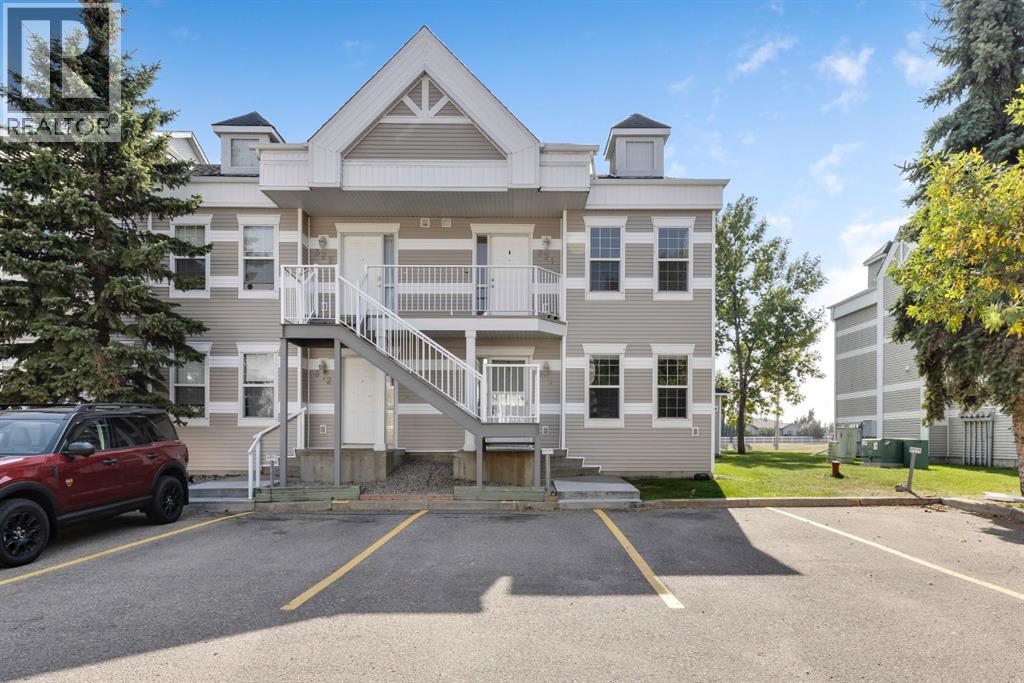 103 Strathaven Drive Unit 321, Strathmore, AB T1P 1W3