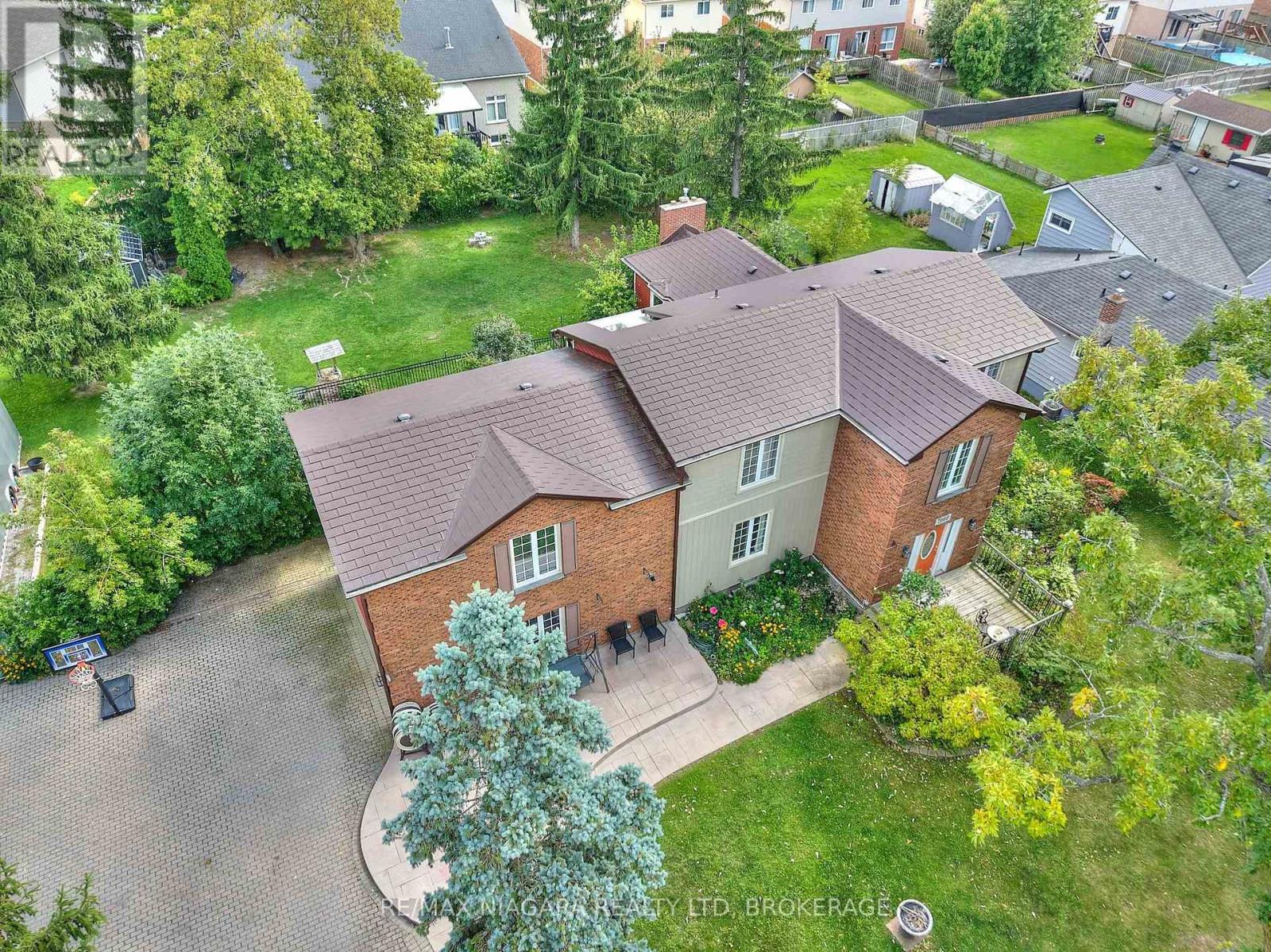 7060 Garner Rd, Niagara Falls, ON L2H 0X7
