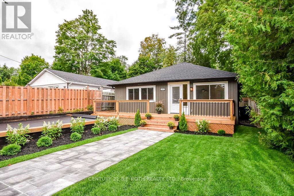 690 Hastings Ave, Innisfil, ON L9S 1Z3