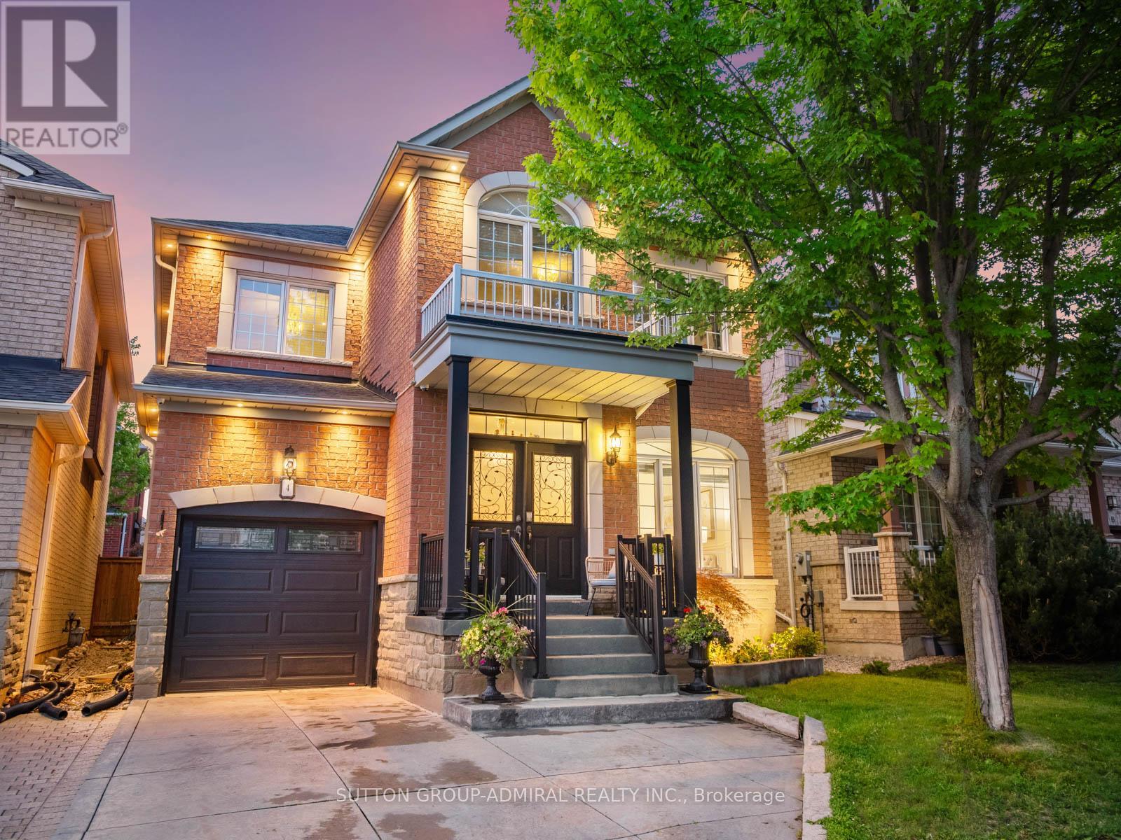 4 Haywood Dr, Markham Victoria Manor-jennings Gate, ON L6C 3C8