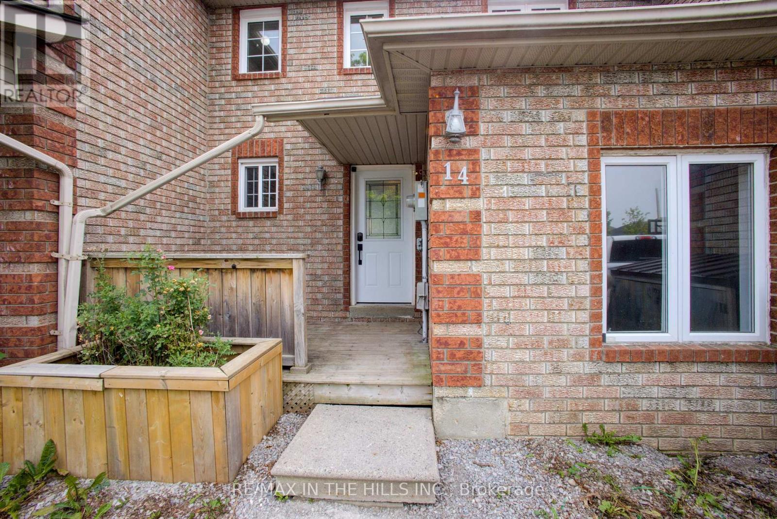 14 Tunbridge Rd, Barrie Georgian Drive, ON L4M 6S8