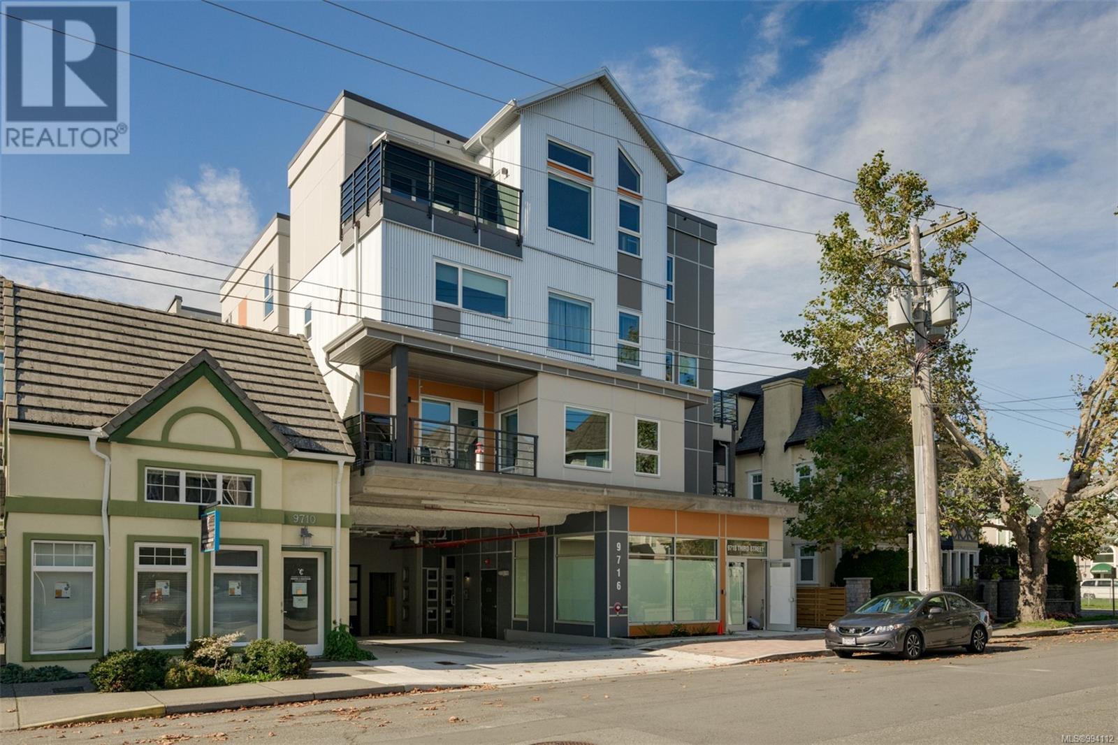 9716 Third St Unit 202 St, Sidney, BC V8L 3A2