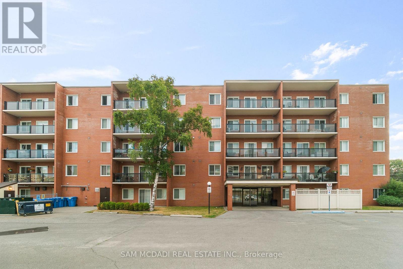 205 131 Taunton Rd E, Oshawa, ON L1G 3T8