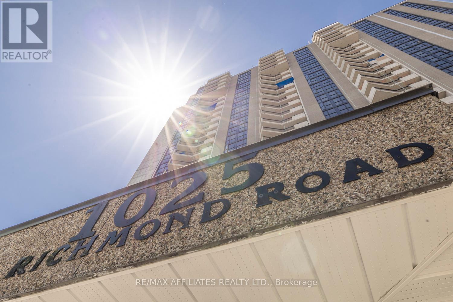 1025 Richmond Rd Apt 2305 Rd, Ottawa, ON K2B 8G8