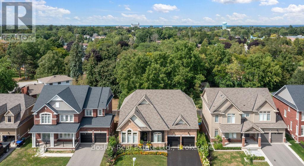 25 Mclean Ave, Collingwood, ON L9Y 3V2