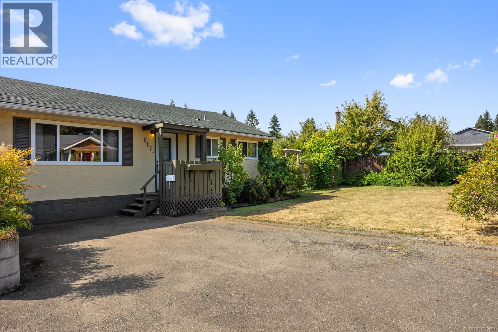 547 Anderton Road #a, Comox, BC V9M 2J1