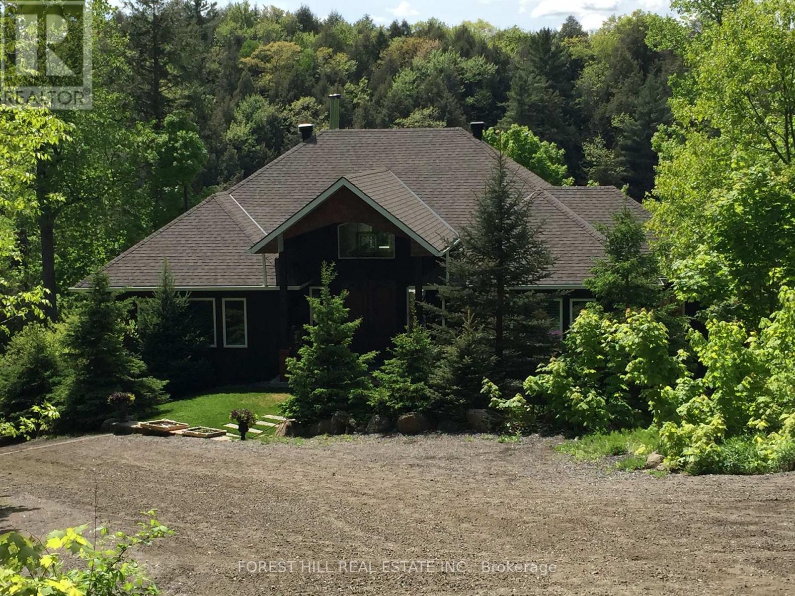 12 Cardinal Ct, McKellar, ON P2A 2W7