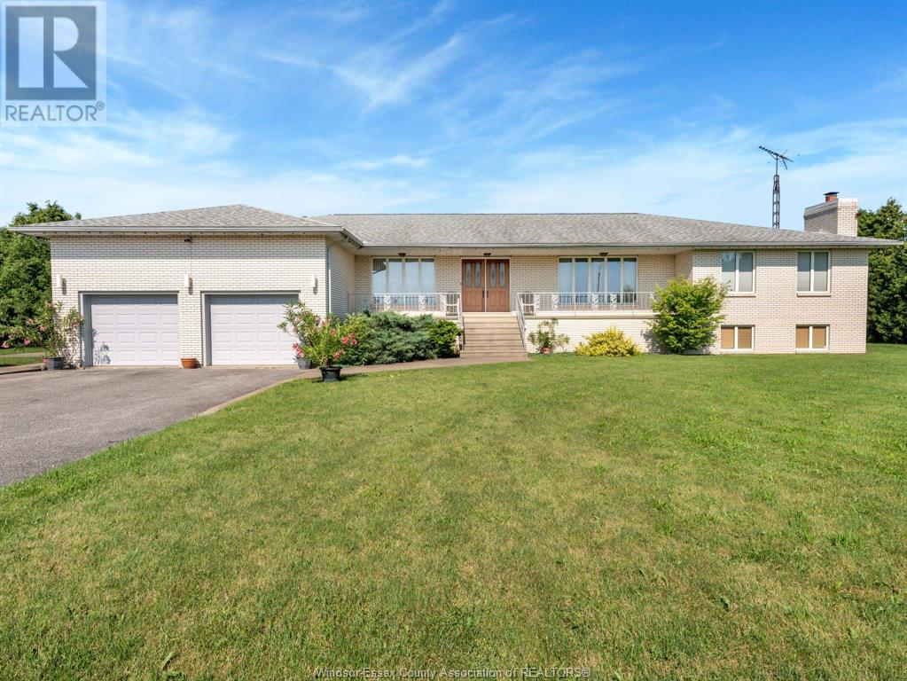 4155 Manning Rd, Tecumseh, ON N0R 1K0