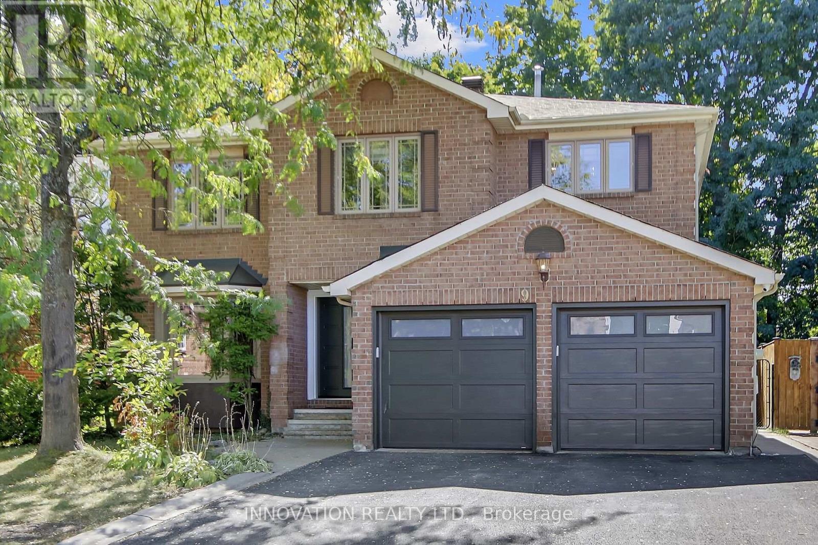 9 Beamish Cres, Ottawa, ON K2K 2R6