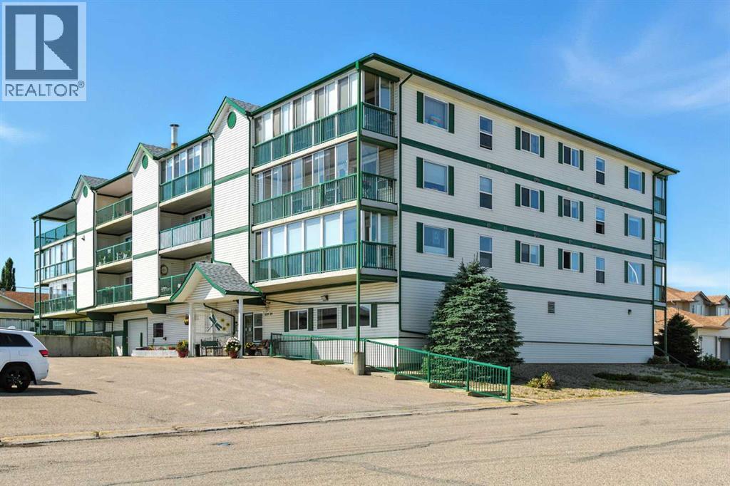 4319 49 Street Unit 401, Innisfail, AB T4G 1Y4