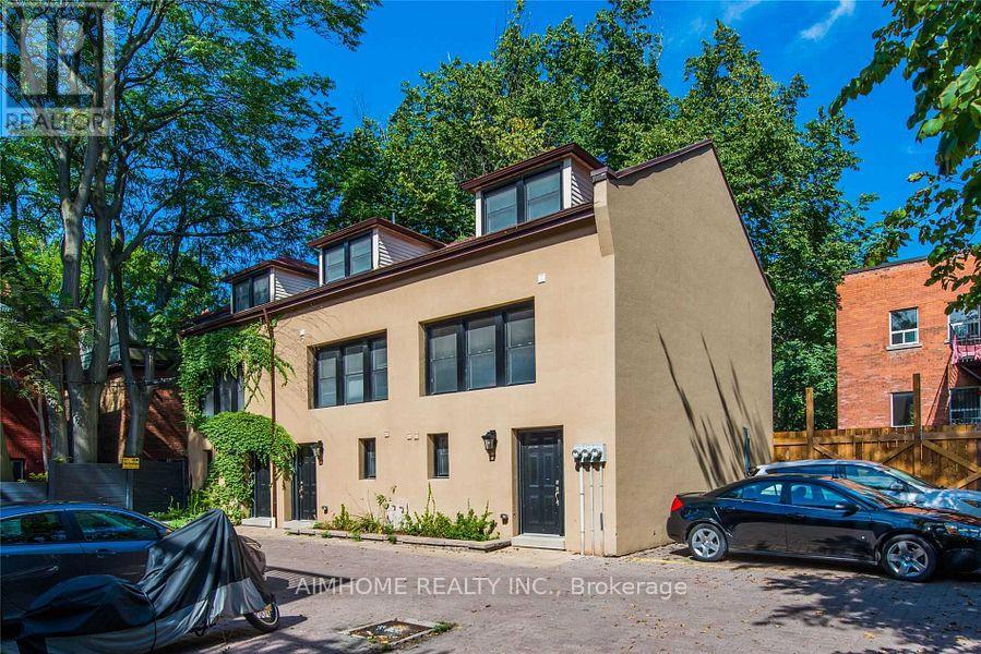 360 Dundas St E #2 St E, Toronto, ON M5A 2A5