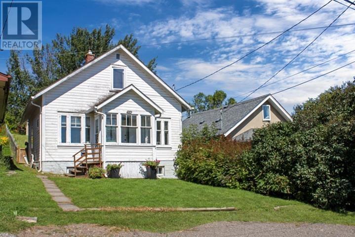 438 Markland St, Thunder Bay, ON P7B 2J5