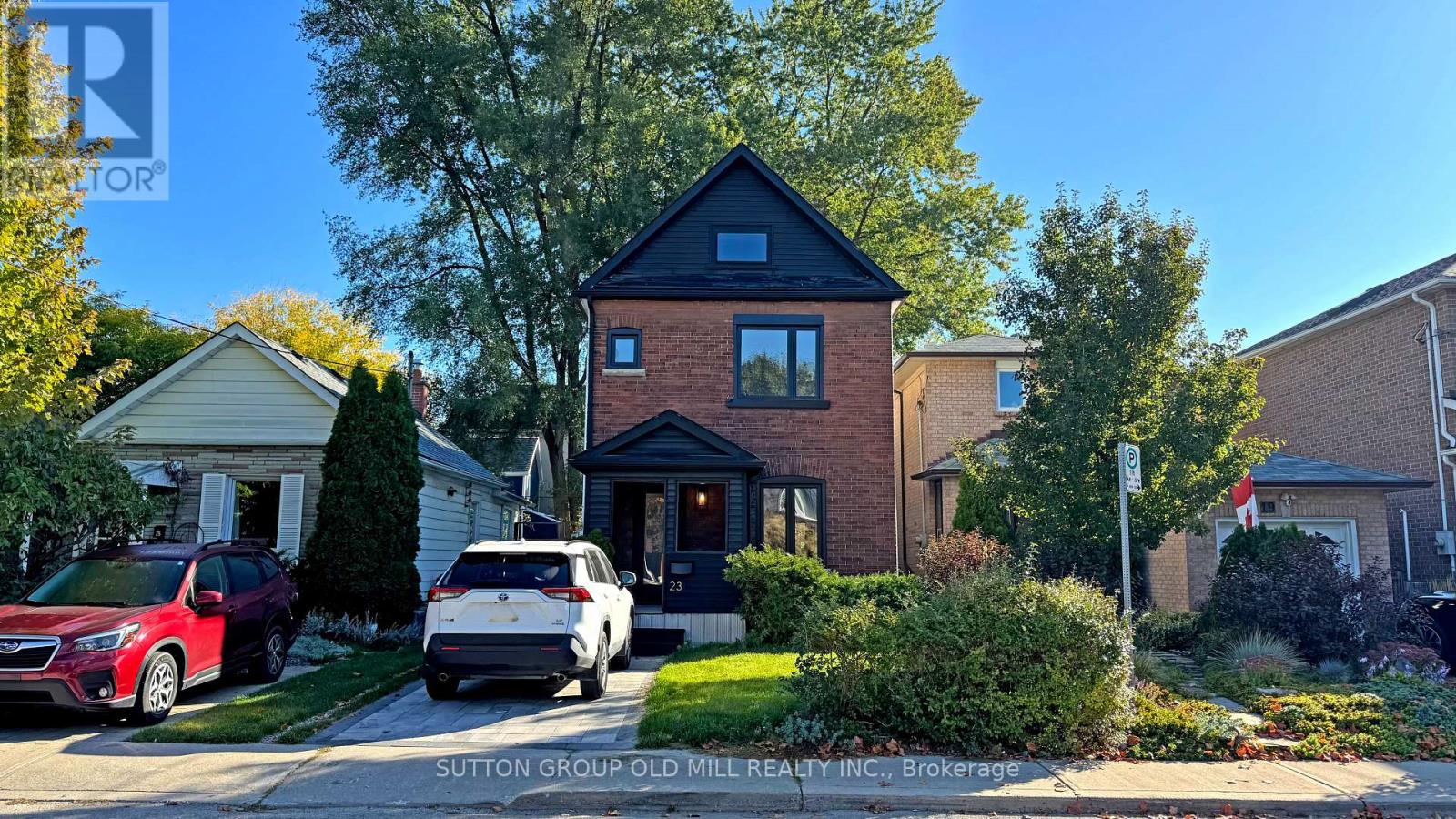 23 Priscilla Ave, Toronto, ON M6S 3W1