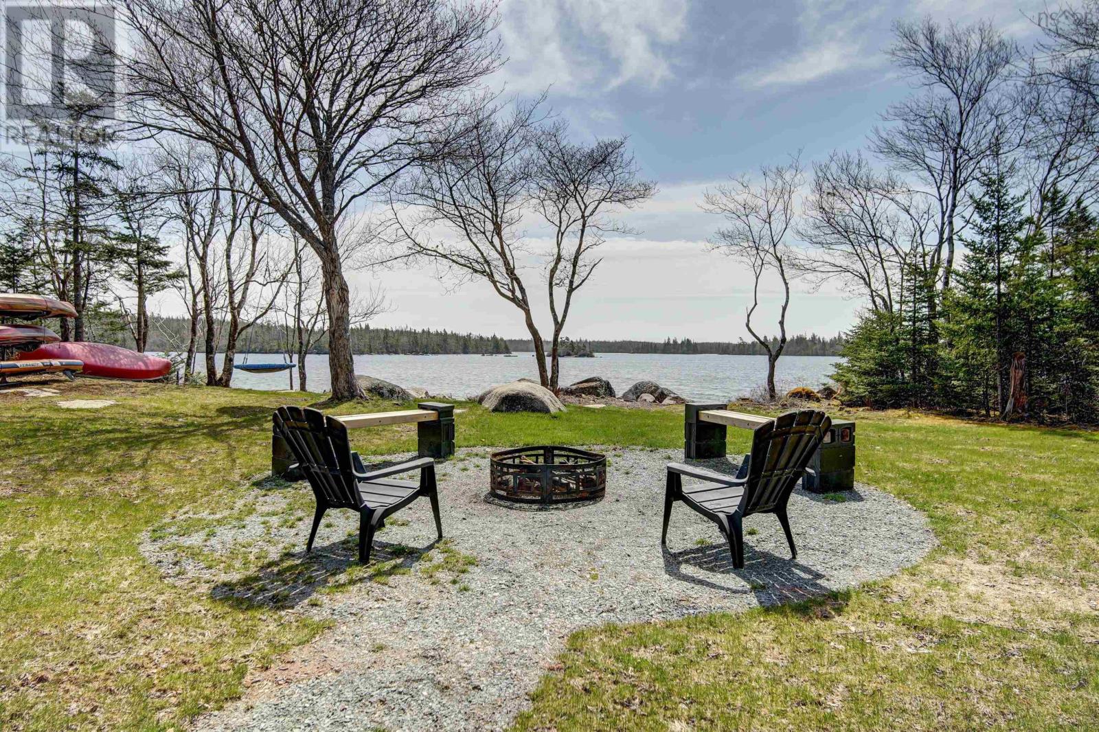 197 Peters Lake Rd, Hatchet Lake, NS B3T 1P6