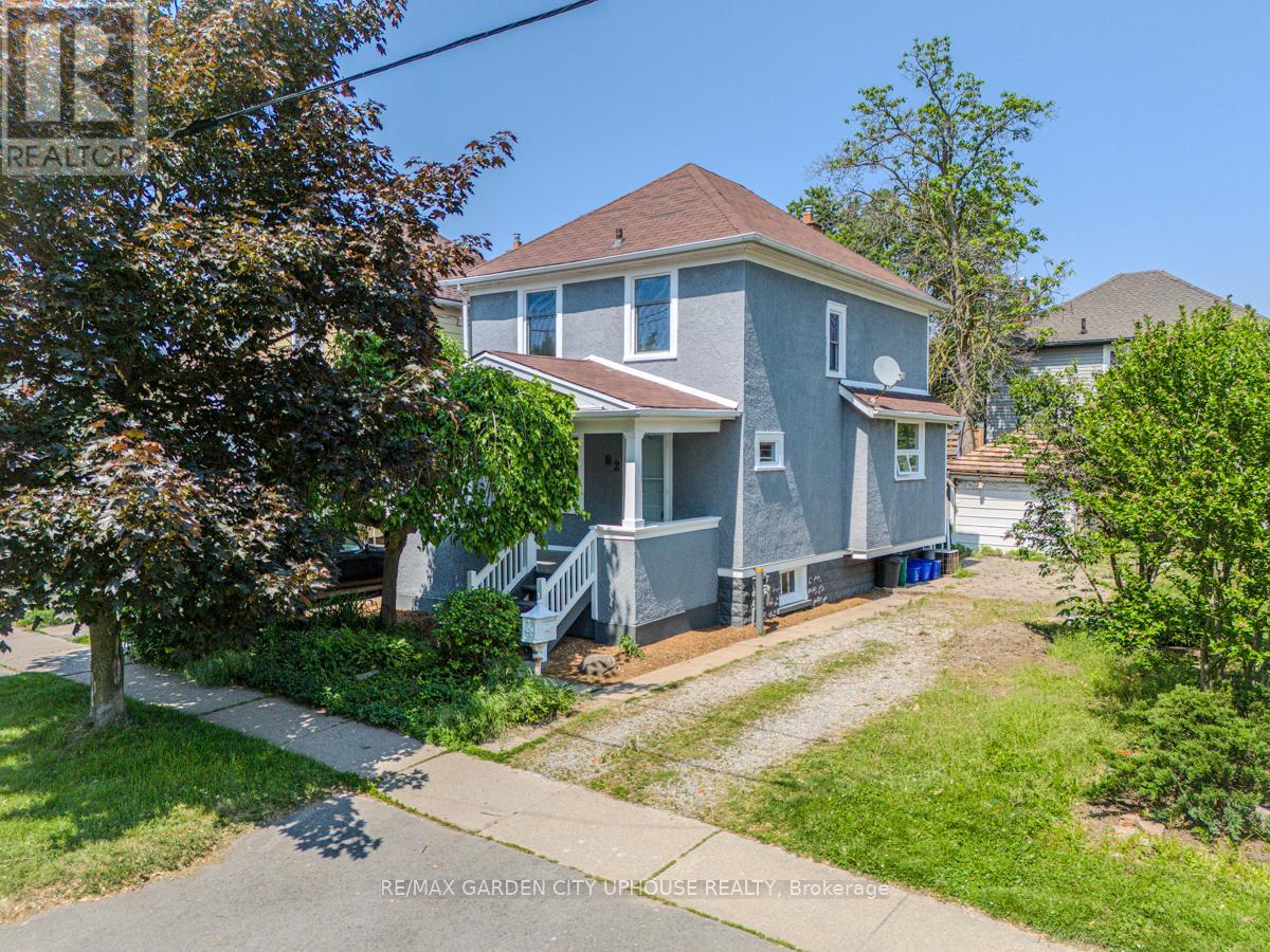 62 Thomas St, St. Catharines, ON L2R 6M2