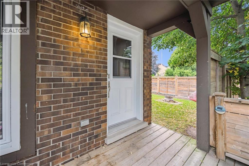 118 Glamis Rd, Cambridge, ON N1R 6S8