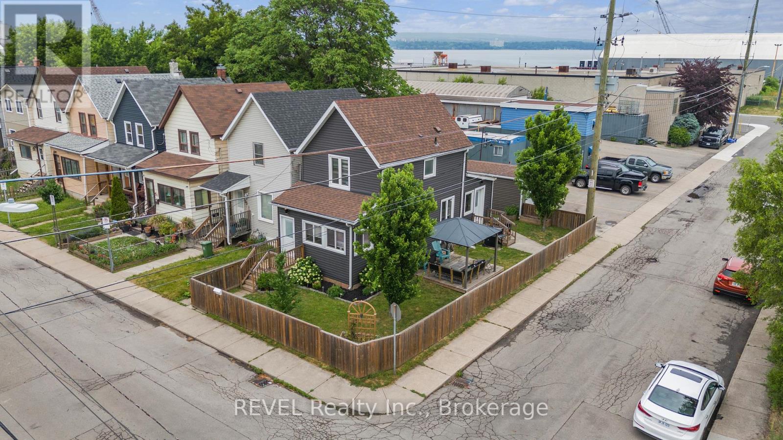 25 Land St, Hamilton, ON L8L 4L1