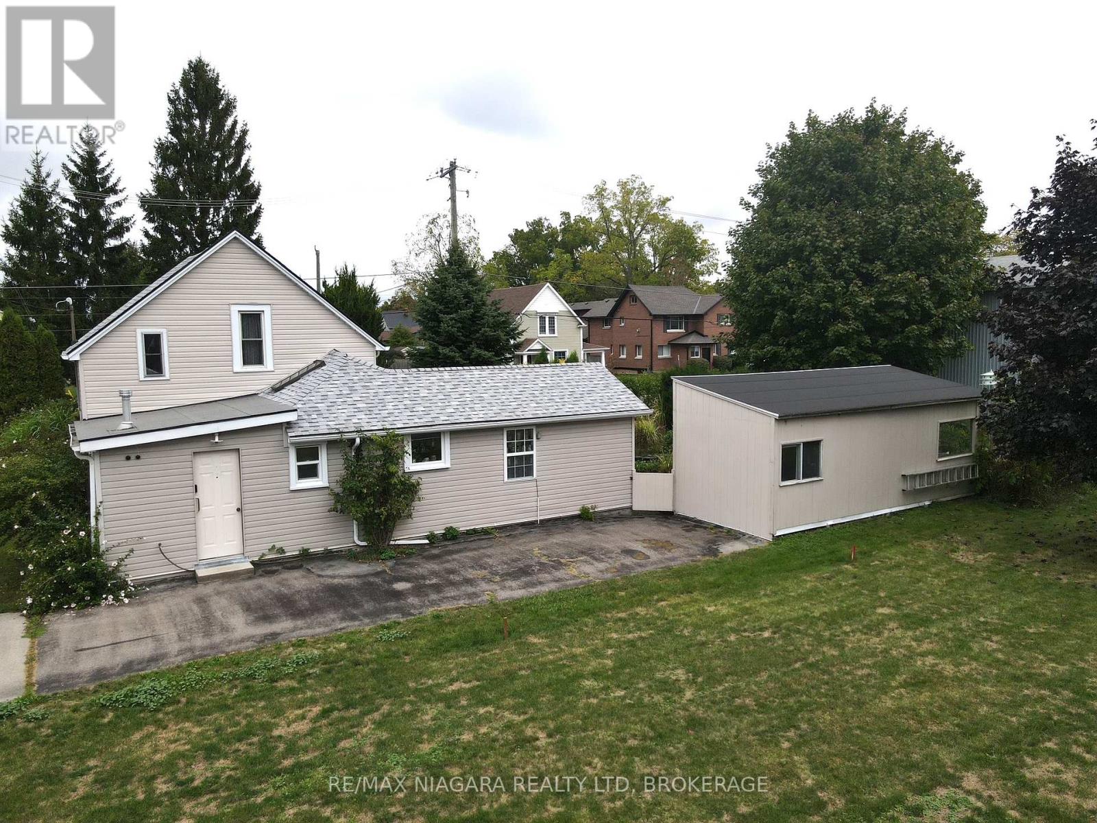 3721 Dominion Rd, Fort Erie, ON L0S 1N0