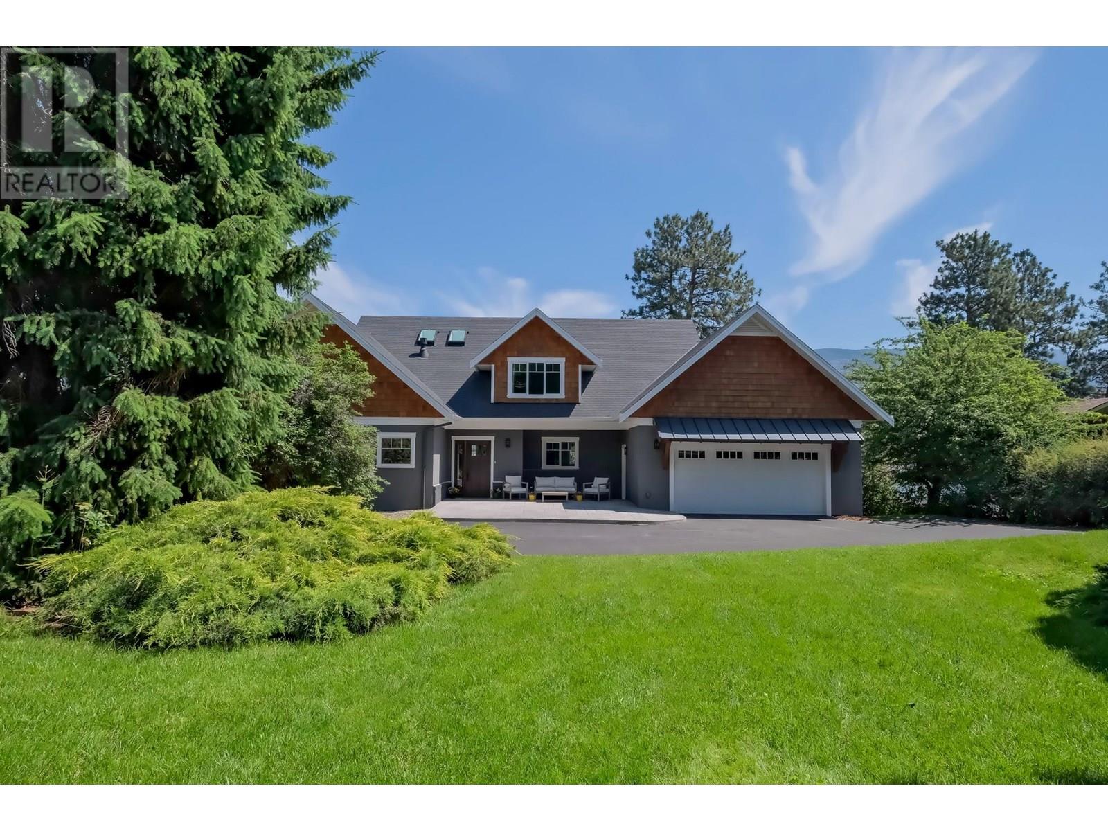 552 Pineview Dr, Kaleden, BC V0H 1K0