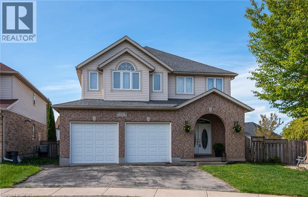 35 Yarrow Ct, Kitchener, ON N2E 4C4