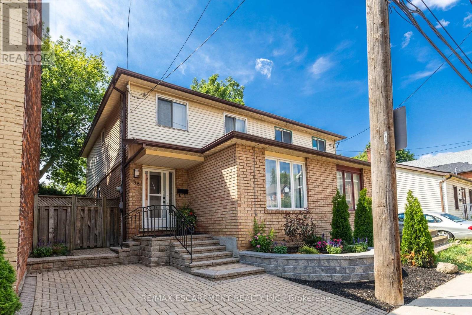 38 Locke St S, Hamilton, ON L8P 3Z8