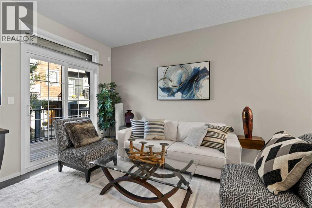 229 Ascot Cir SW, Calgary, AB T3H 0X2