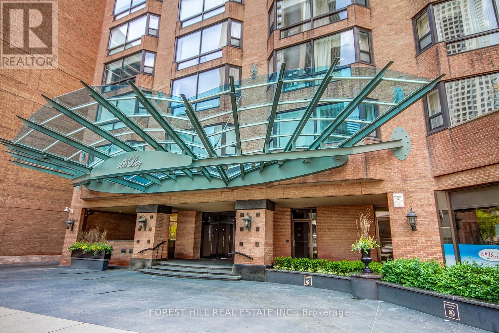 1105 1166 Bay St, Toronto, ON M5S 2X8
