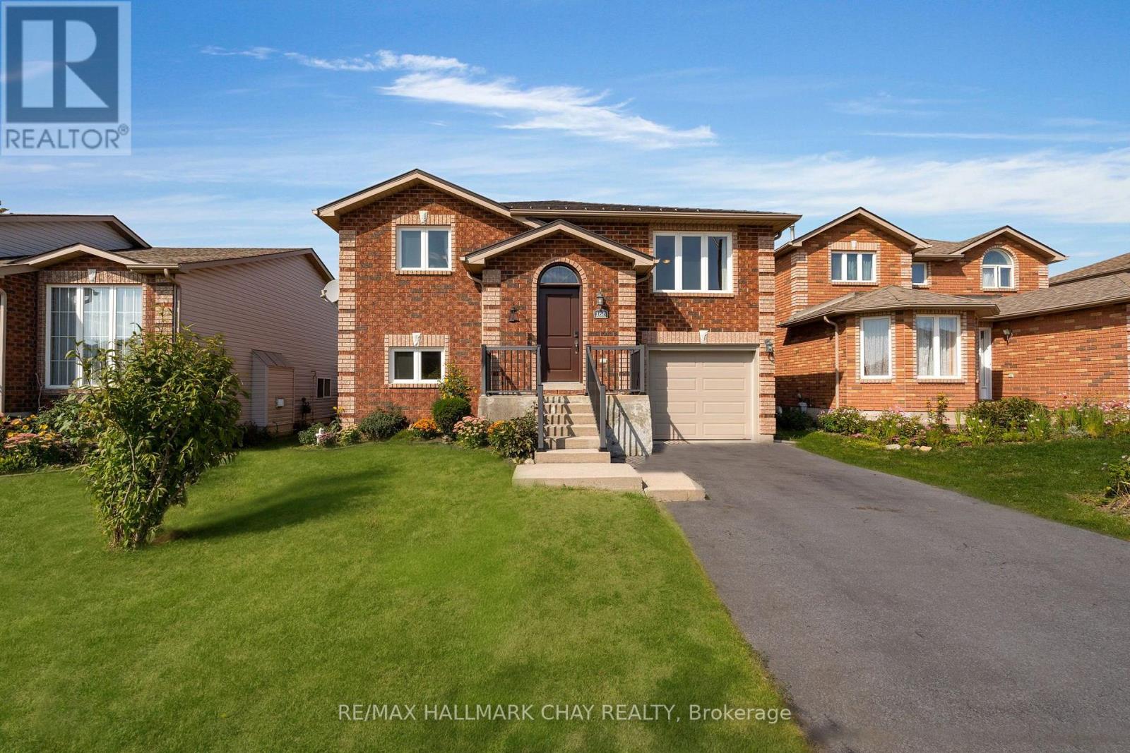 166 Country Ln, Barrie, ON L4N 0T9